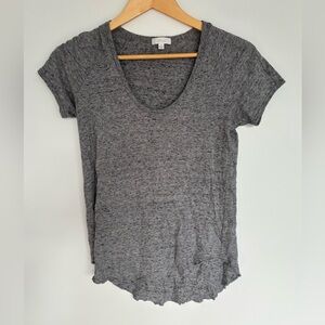 WILFRED 13” PTP Relaxed Fit Short Sleeve Scoop Neck Tee, Heathered Grey.
